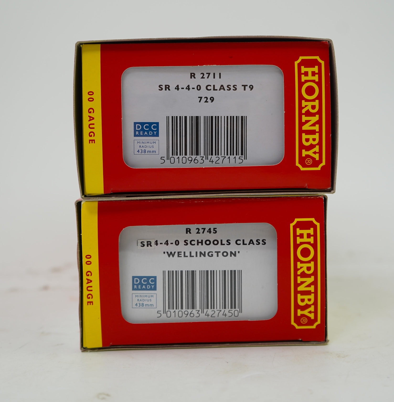 Two boxed Hornby Hobbies 00 gauge railway Southern Railway tender locomotives; a class T9, 729, (R2711), together with a Schools Class, Wellington 902, (R2745)